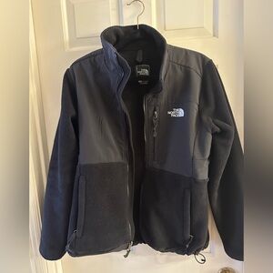 The North Face woman’s Black Performance Jacket L!